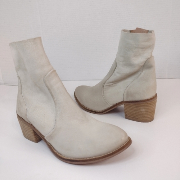 Chic Cream Ankle Booties - Picture 16 of 16